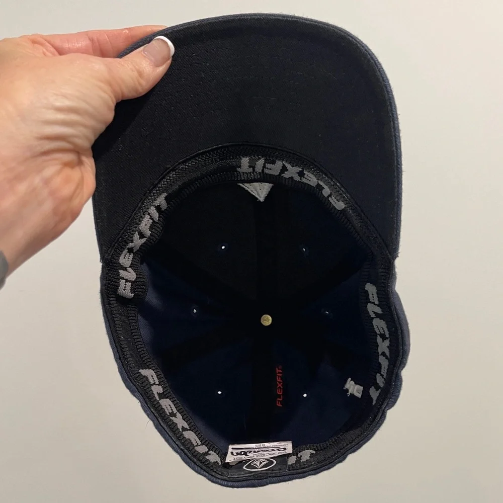 Youth VOLCUM Full Stone flexfit baseball cap Embroidered white logo